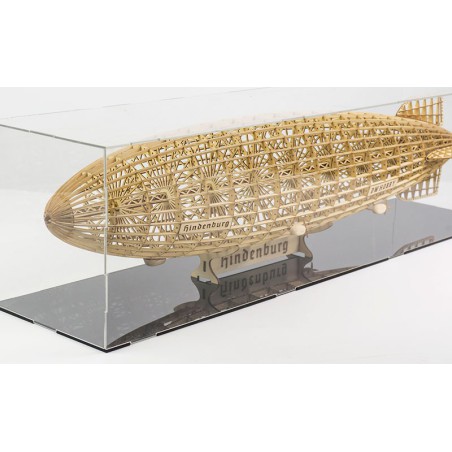 Maquette d'avion en bois HINDENBURG statique 1/408 Maquette d'avion en bois HINDENBURG statique 1/408