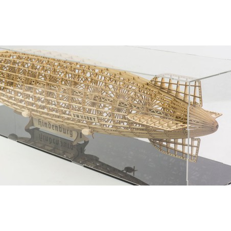 Maquette d'avion en bois HINDENBURG statique 1/408 Maquette d'avion en bois HINDENBURG statique 1/408