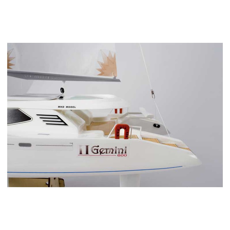 Voilier radiocommandé MHD CATAMARAN GEMINI 600 R/C