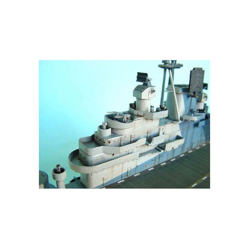 Maquette de Bateau en plastique US YORKTOWN CV-10 1944