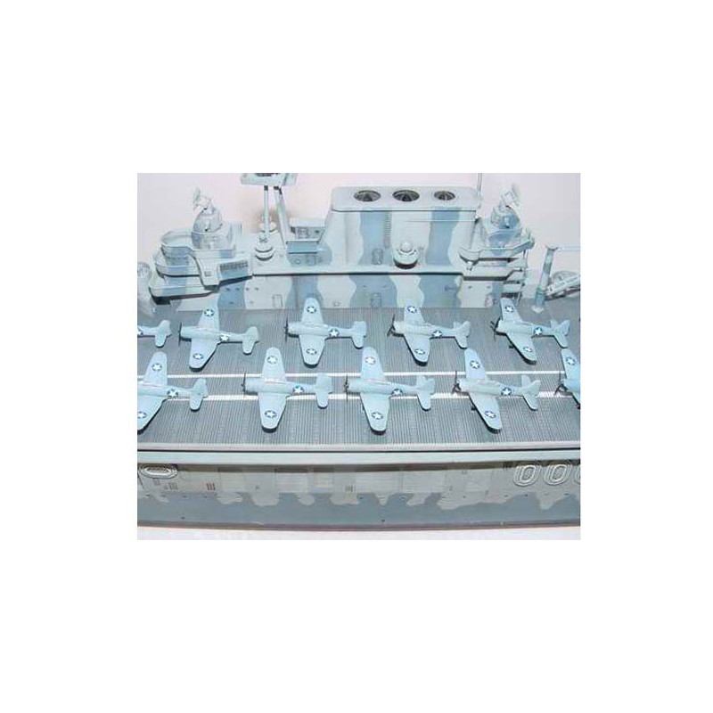 Maquette de Bateau en plastique US HORNET CV-8
