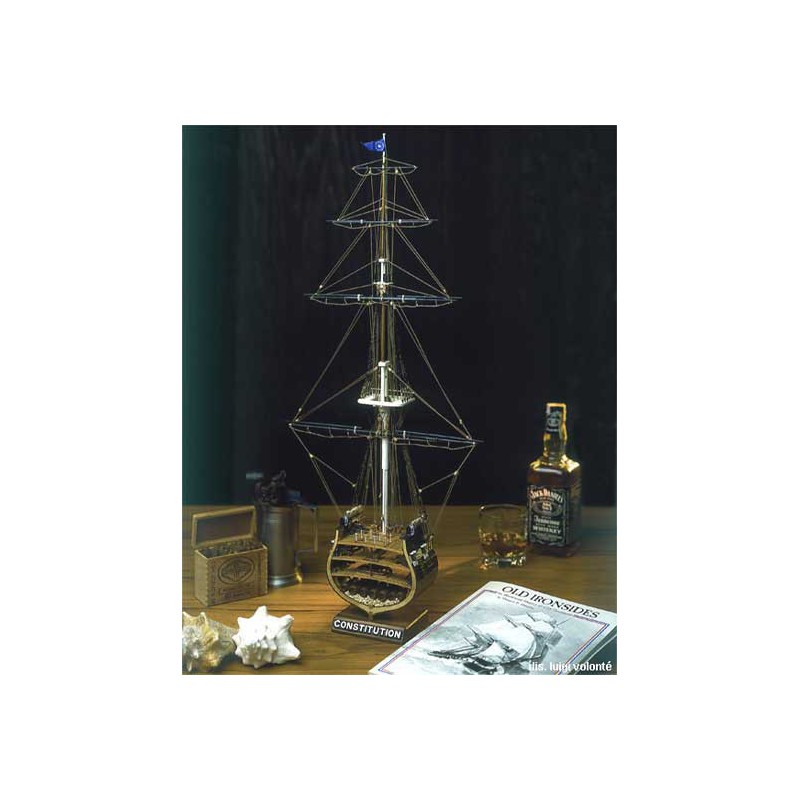 Bateau statique Coupe U.S.S. Constitution 1/93