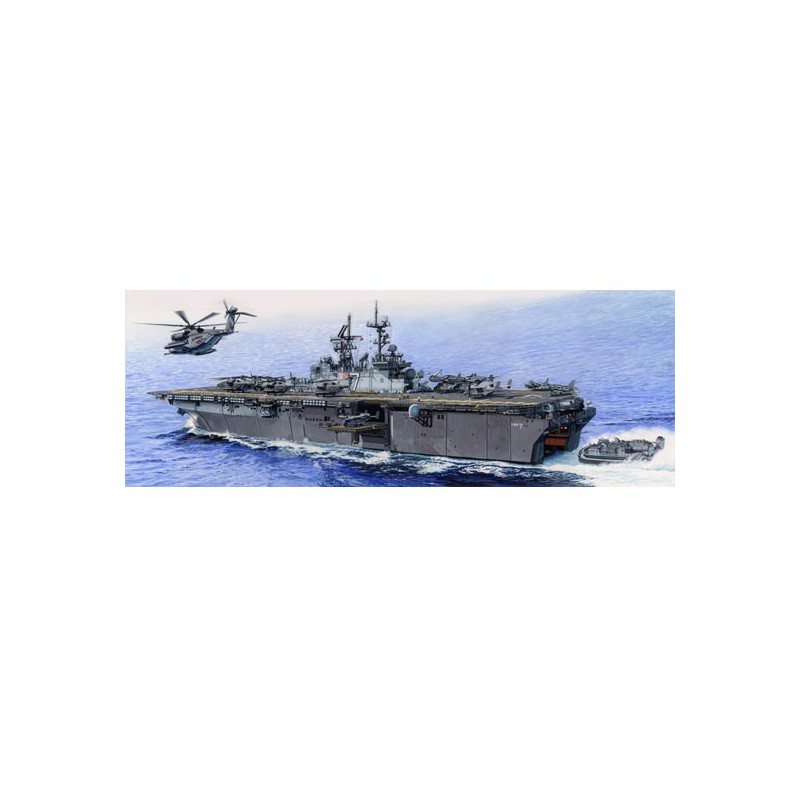 Maquette de Bateau en plastique USS IWO JIMA LHD-7