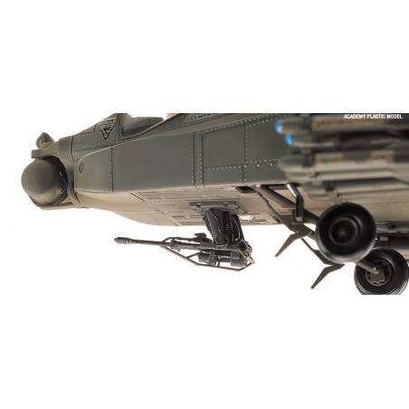 Maquette d'hélicoptère en plastique AH-64D LONGBOW 1/48 Maquette d'hélicoptère en plastique AH-64D LONGBOW 1/48