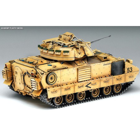 Maquette de Char en plastique M2A2 BRADLY OIF 1/35 Maquette de Char en plastique M2A2 BRADLY OIF 1/35