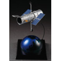 Maquette plastique Télescope Spatial Hubble « Anniversaire 20 ans de la rénovation » 1:200 SP526 Maquette plastique Télescope Spatial Hubble « Anniversaire 20 ans de la rénovation » 1:200 SP526