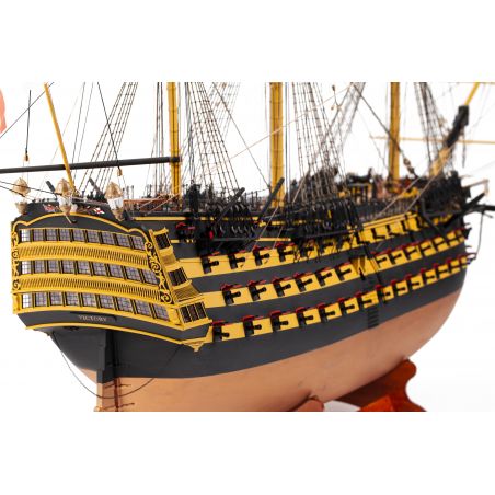 Bateau statique HMS VICTORY 134cm 1/75 Bateau statique HMS VICTORY 134cm 1/75