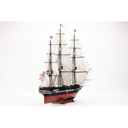 Bateau statique USS CONSTITUTION 1/100 Bateau statique USS CONSTITUTION 1/100