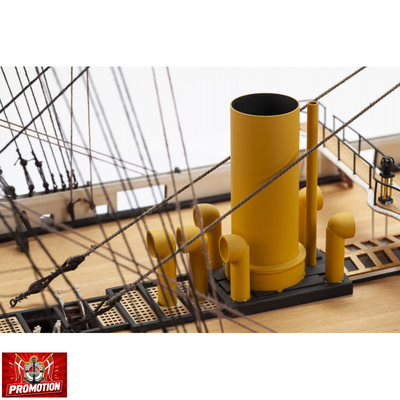 Bateau statique H.M.S. WARRIOR1/100