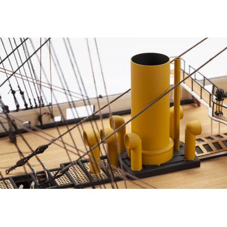 Bateau statique H.M.S. WARRIOR1/100 Bateau statique H.M.S. WARRIOR1/100