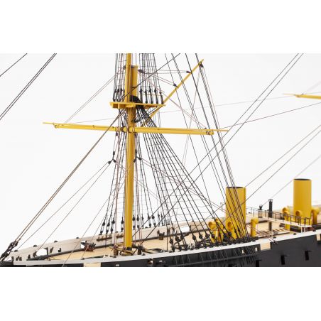 Bateau statique H.M.S. WARRIOR1/100 Bateau statique H.M.S. WARRIOR1/100