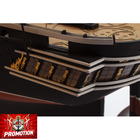 Bateau statique H.M.S. WARRIOR1/100