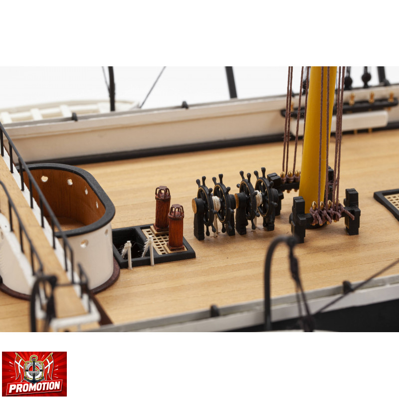Bateau statique H.M.S. WARRIOR1/100