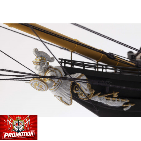 Bateau statique H.M.S. WARRIOR1/100
