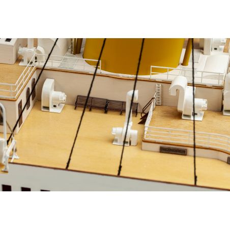 Bateau électrique radiocommandé H.M.S. TITANIC R/C 1/144 Bateau électrique radiocommandé H.M.S. TITANIC R/C 1/144