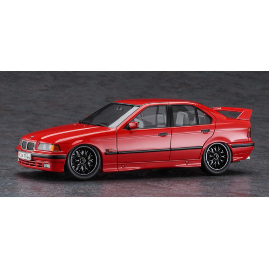 Maquette plastique de voiture BMW E36 320i avec aileron 1:24 Maquette plastique de...