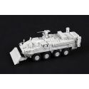 Maquette plastique de camion blindé M1132 avec lame de déminage 1:72 Maquette plastique de camion blindé M1132 avec lame de déminage 1:72