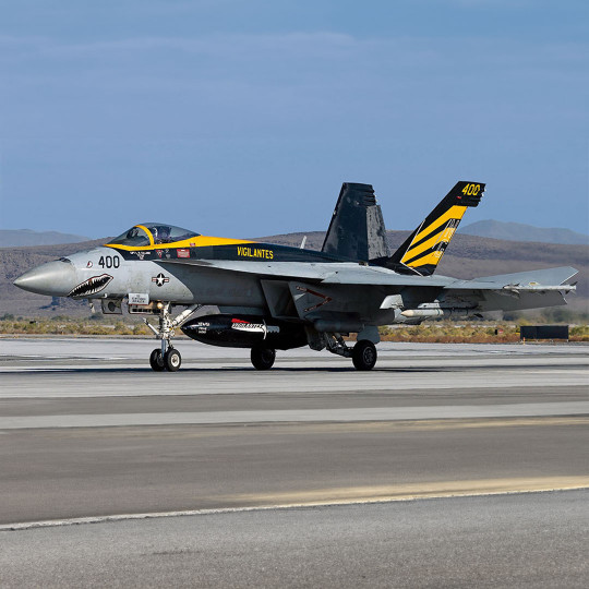Maquette d'avion en plastique F/A-18E Super Hornet "VFA-151 Vigilantes CAG 2022" 1:72 Maquette d'avion en...