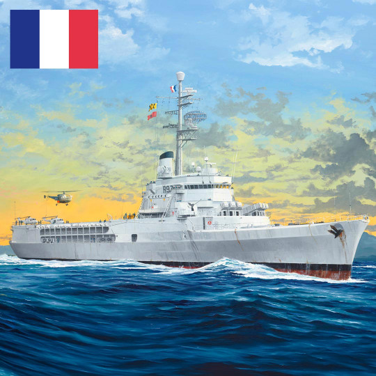 Maquette de bateau en plastique JEANNE D'ARC Porte-hélicoptères Français 2008 1:350 Maquette de bateau en...