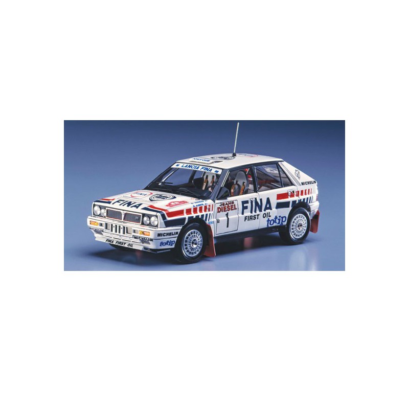 Maquette de voiture en plastique Lancia Delta HF 16V San Remo Rally 1/24
