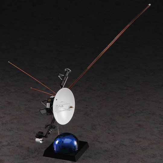 Maqueta de plástico de la sonda espacial VOYAGER + insignia SP635 1:48 Maqueta de plástico de la...