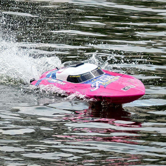 Barco eléctrico RC Alpha...