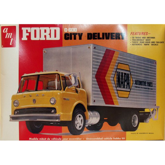 Maquette de camion en plastique Ford City C-600 1/25 Maquette de camion en plastique Ford City C-600 1/25