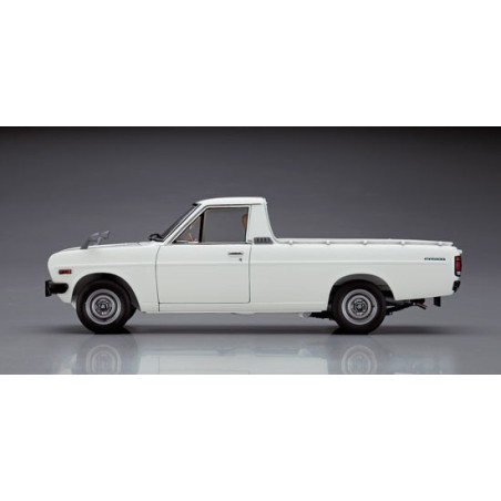 Maquette de voiture en plastique Sunny Truck NISSAN 1/24 Maquette de voiture en plastique Sunny Truck NISSAN 1/24