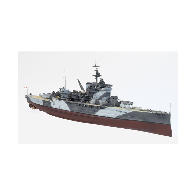 Maquette de Bateau en plastique H.M.S. WARSPITE QUEEN ELIZABET