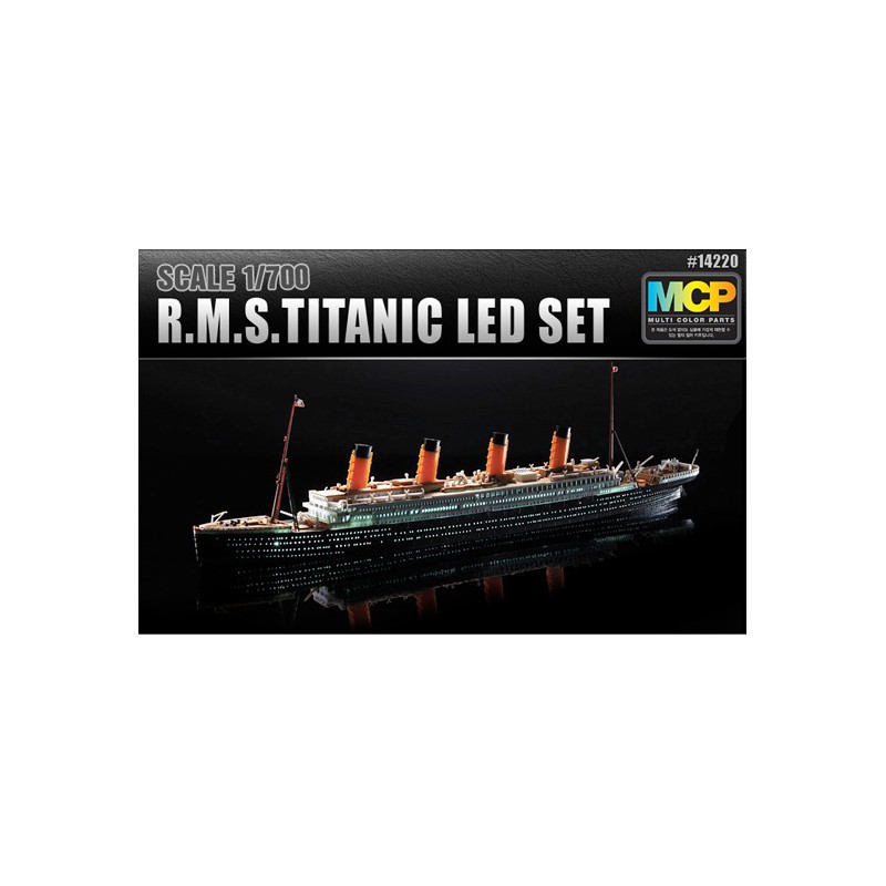 Maquette de Bateau en plastique R.M.S. TITANIC + Leds 1/700