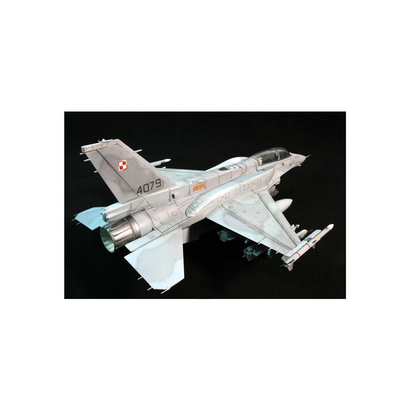 Maquette d'avion en plastique F-16D Block 52 1/48