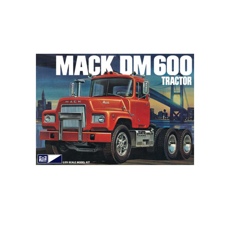 Maquette de camion en plastique Mack DM600 1/25