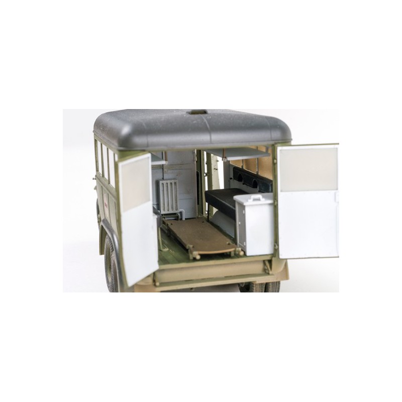 Maquette de camion en plastique GAZ 05 194 Ambulance 1/35