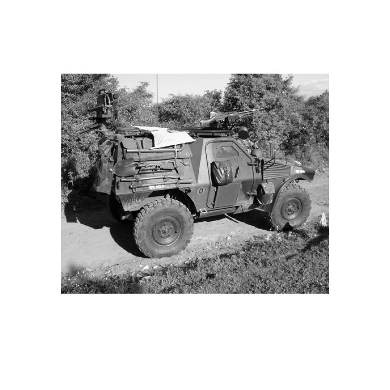 Maquette de Char en plastique VBL Français + Milan 1/35