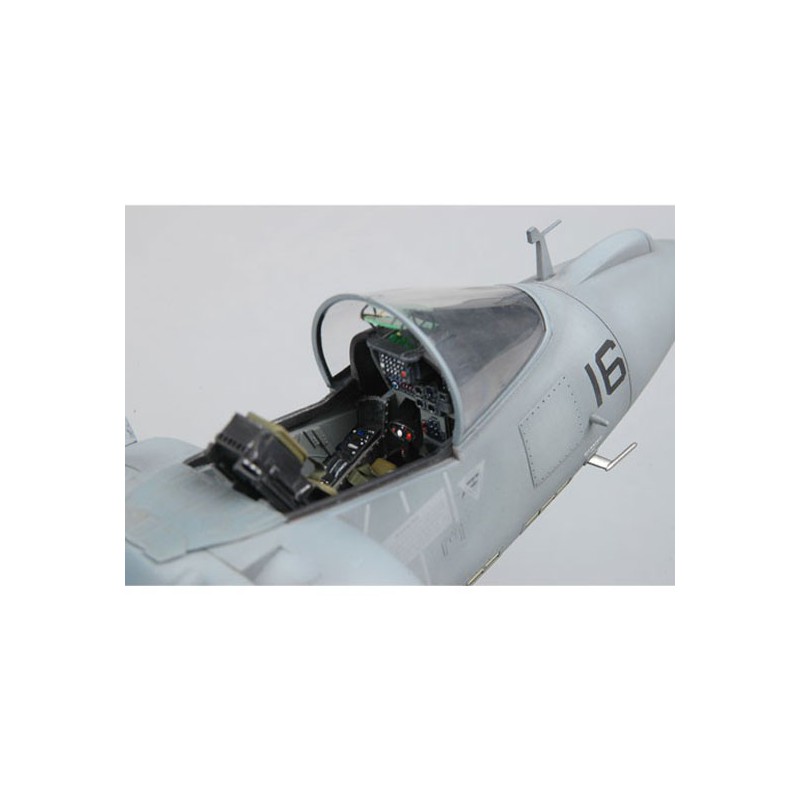 Maquette d'avion en plastique AV-8B HARRIER II